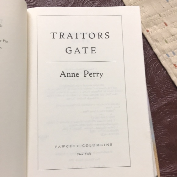 “Traitors Gate” novel by Anne Perry hardback book - Picture 8 of 12